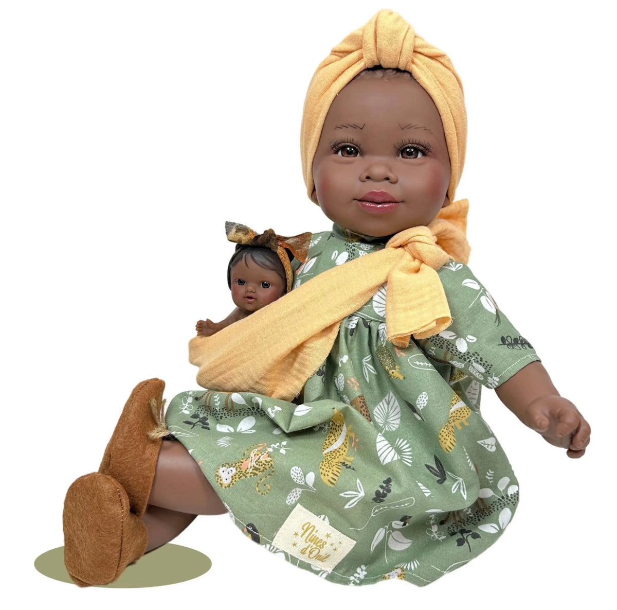 MARIA AVEC BÉBÉ VERT