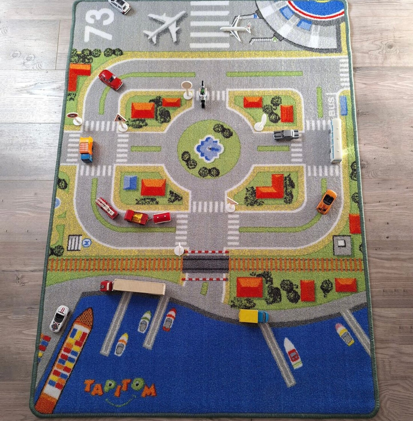 Tapis pour enfant, voiture mobility - 95x133cm
