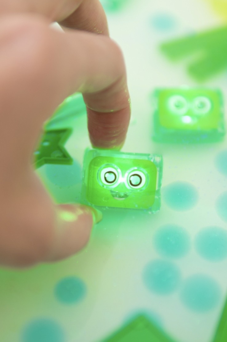 Cube lumineux pour le bain - vert