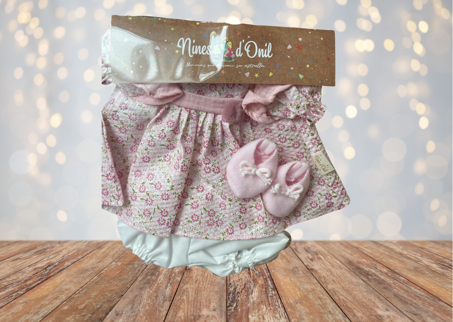 Robe et accessoire poupée Nines