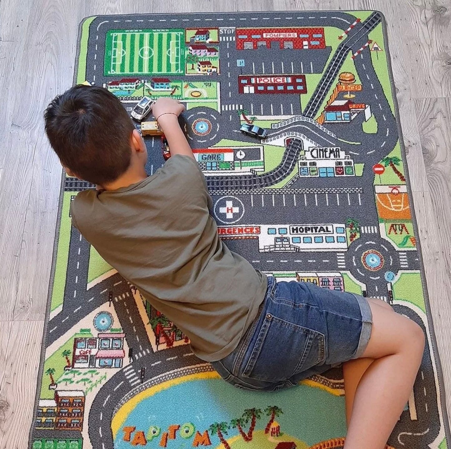 Tapis de jeu pour enfant - dans la ville 95 x 133 cm